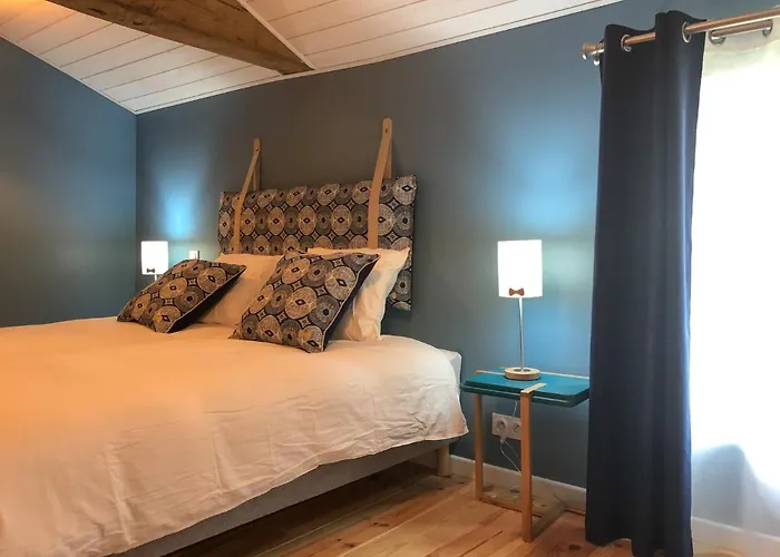 Le Bois Aux Feuilles Blanches *